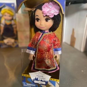 ‘It’s a Small World’ Disney Animators Collection doll **Rare Collectible**